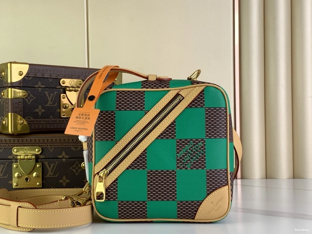 Cheap LOUIS Chess Messenger-24*24*8CM VUITTON 0825